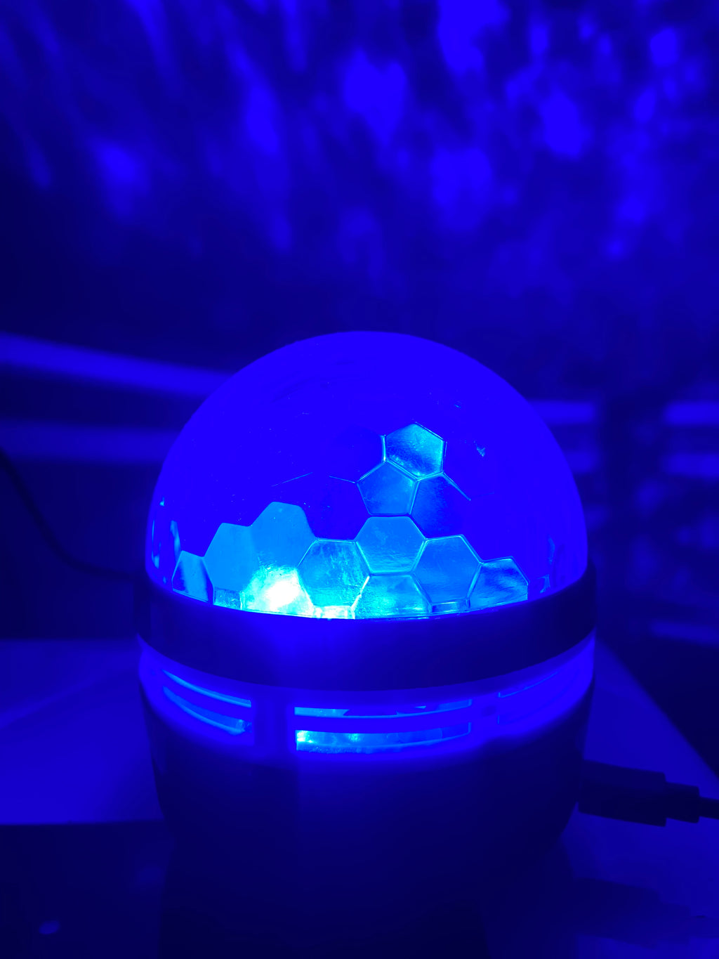LED    Disco Ball Party Light – RGB 360° Rotating